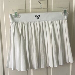 Elegant White Pleated Skirt